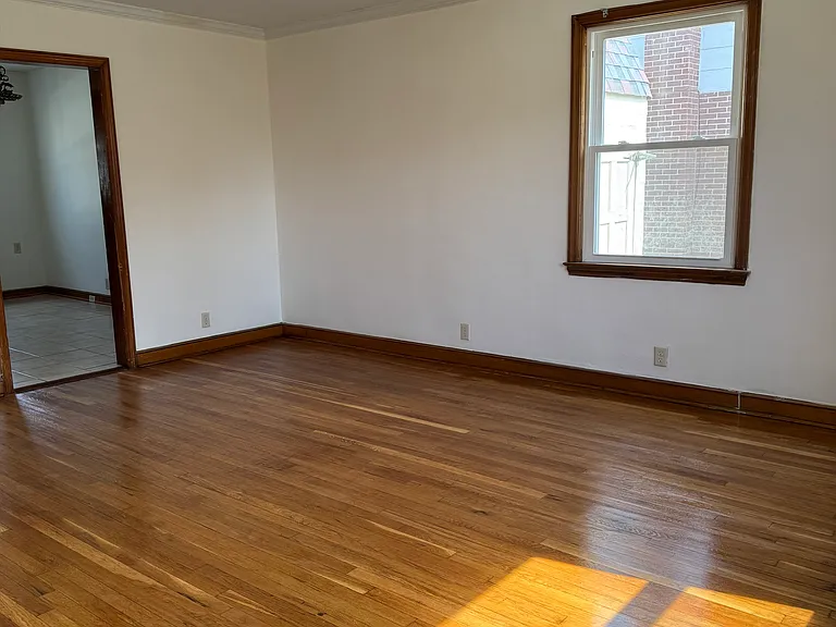 413 E 7th Ave — Photo 3