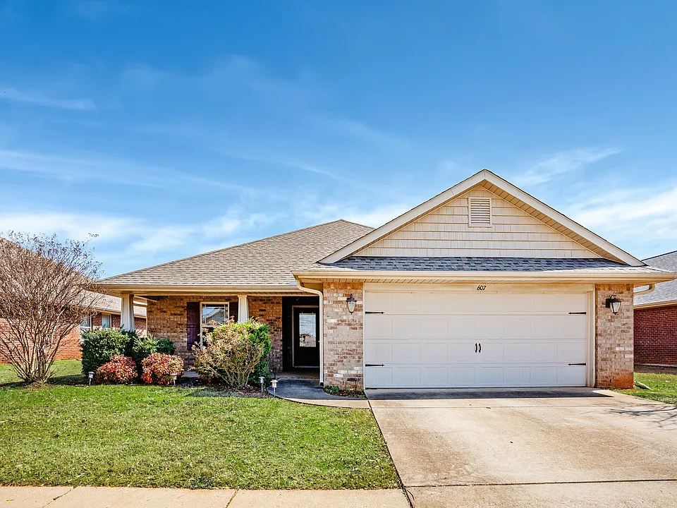 607 Durbin Ln SW