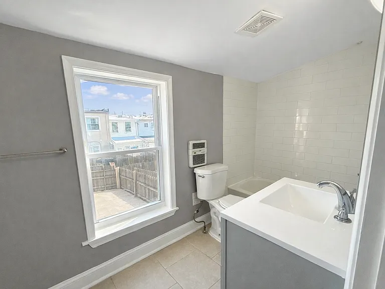 1163 Cleveland St — Photo 18