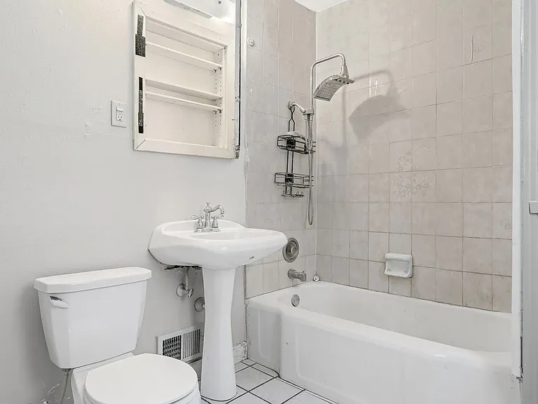1513 Liberty St — Photo 7