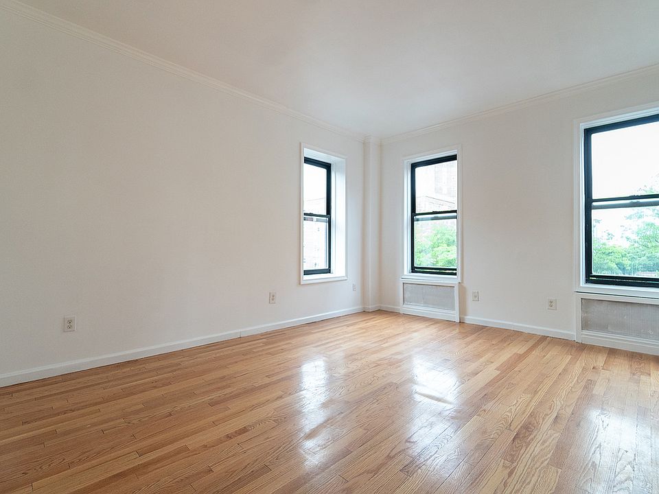 1st image of 748 E 9th St APT 1D