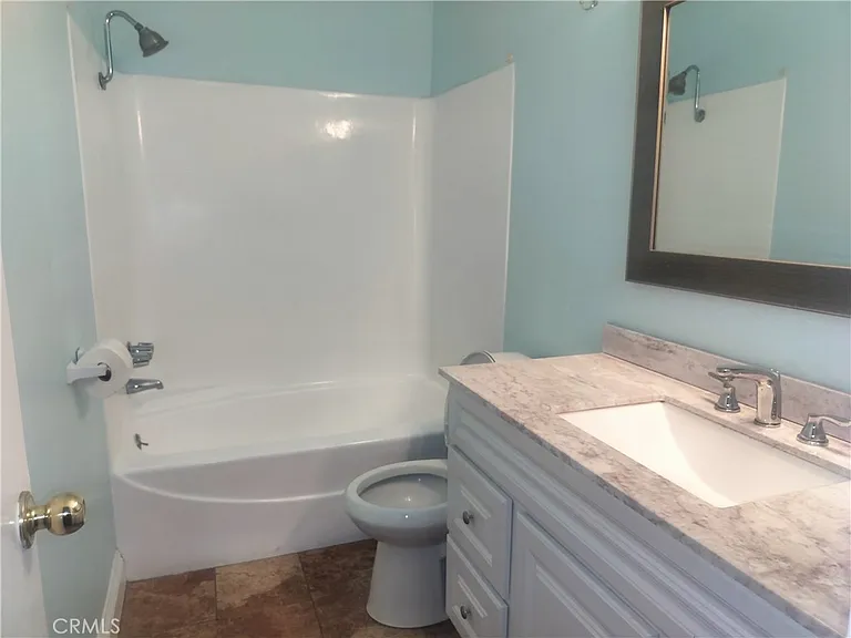 14627 Gledhill St — Photo 3
