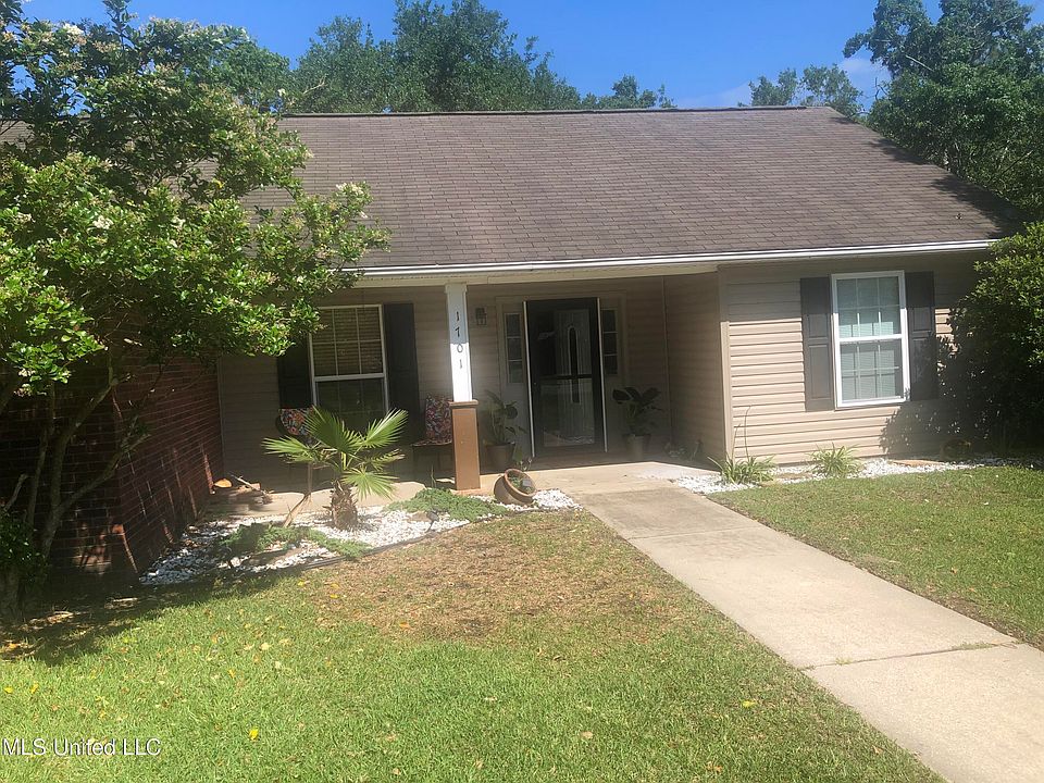 1st image of 1701 White Oak Ln