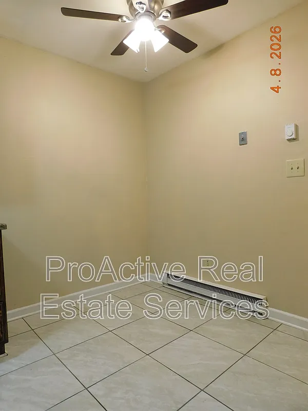 1 bed, 1.0 bath, 600 sqft, $1,050 — Photo 4