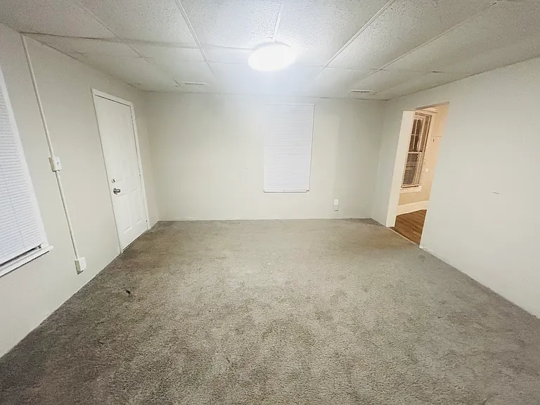 6824 Kazimier Ave #UP — Photo 4