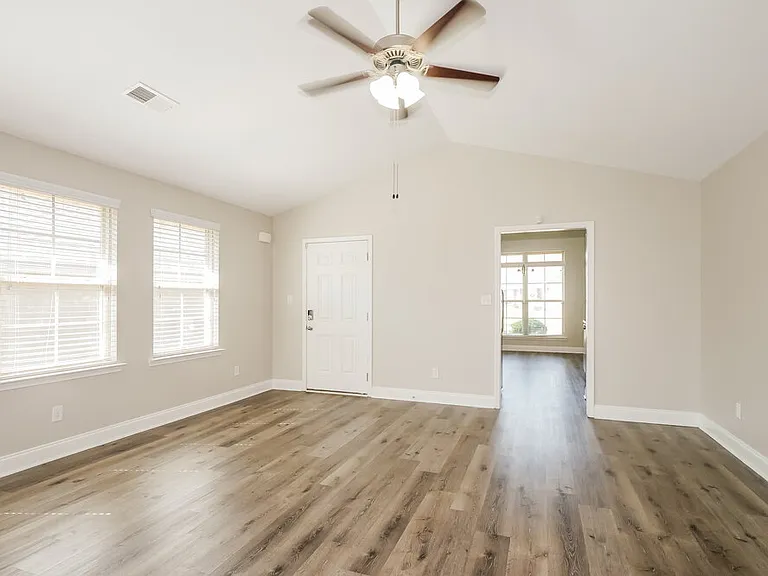 3242 Earlcastle Dr — Photo 5