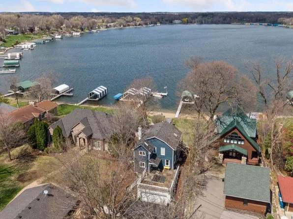10 Woodlane St, Tonka Bay, MN 55331