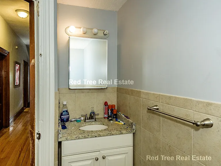 83 Surrey St #1 — Photo 5