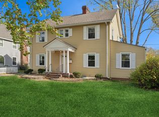 663 49th St, Des Moines, IA 50312