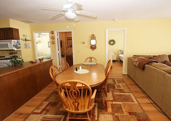 3rd image of 17 Lakeside Ln