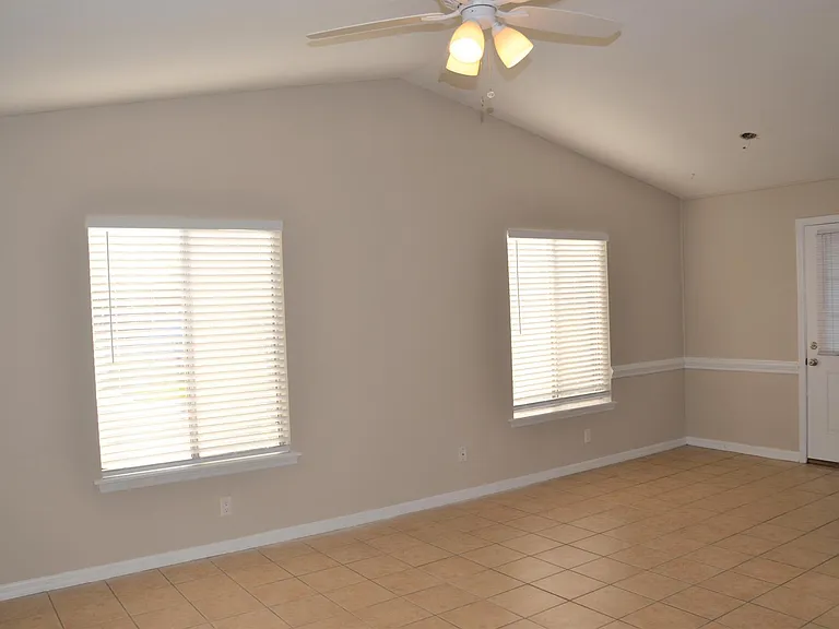 952 Beau Ct — Photo 7