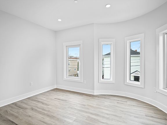4th image of 6 Garfield Ave #5