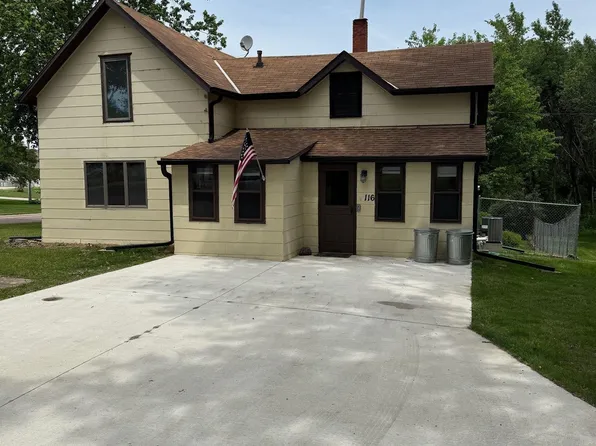 116 Kossuth St, Whittemore, IA 50598