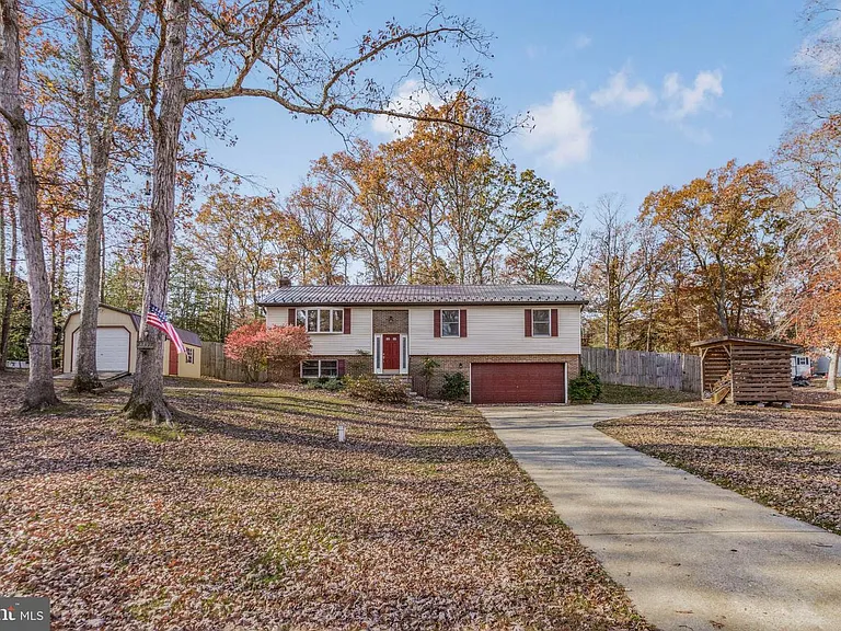 22397 Armstrong Dr — Photo 12