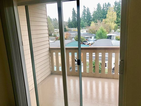 5th image of 7217 NE 175th St Unit 215