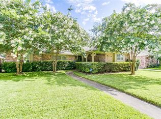 10410 Raritan Dr, Houston, TX 77043