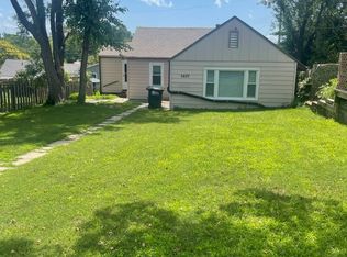 5627 Cedar St, Omaha, NE 68106