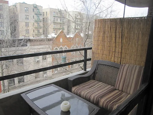 Rented by City Connections Realty | media 8