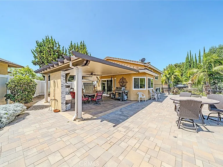 1901 Celeste Ln — Photo 41