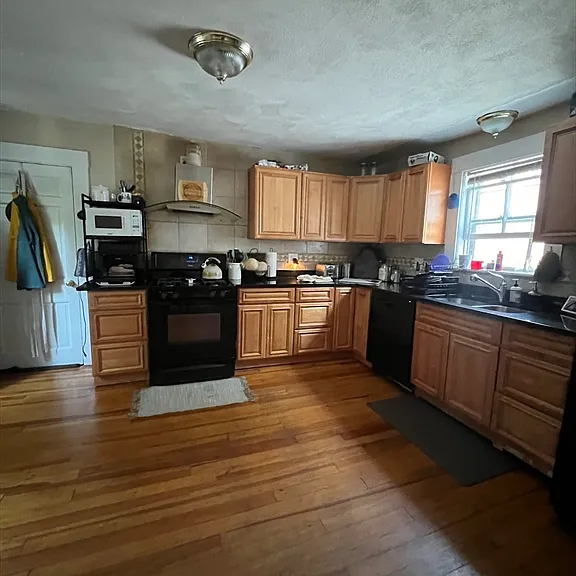 152 Kelton St #1 — Photo 6