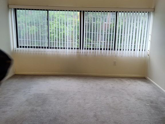3rd image of 142 Main St APT 2A