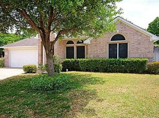 6900 Jessica Ct, North Richland Hills, TX 76182