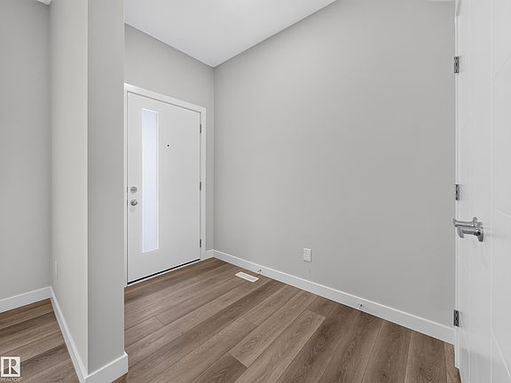5th image of 301 Brae Way