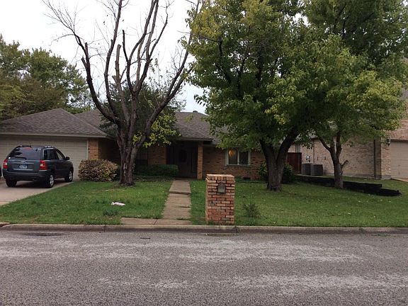 2nd image of 1609 Almond Dr