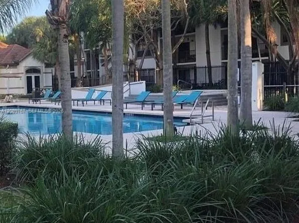 570 S Park Rd #146, Hollywood, FL 33021