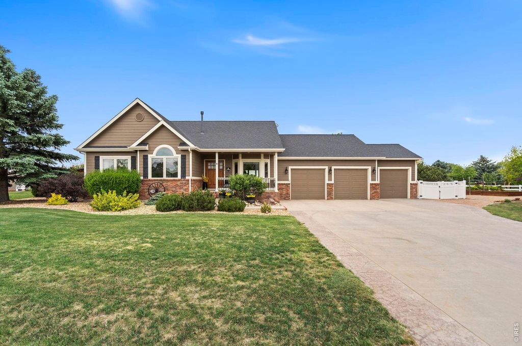 912 Clydesdale Ln