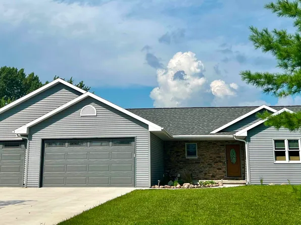 W158 S Lake Sandia Dr, Krakow, WI 54137
