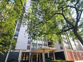 1360 N Sandburg Ter