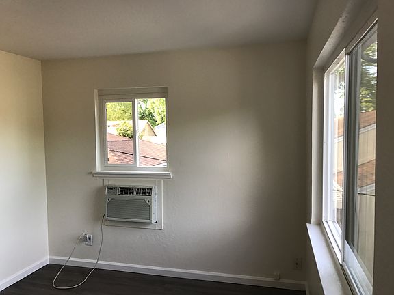 4th image of 2630 San Fernando Way Unit 202