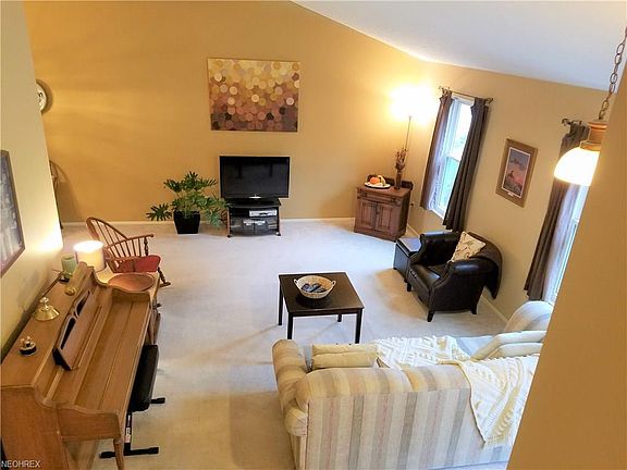 5th image of 26918 Greenbrooke Dr