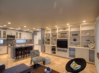 216 Goldenwest St, Huntington Beach, CA 92648