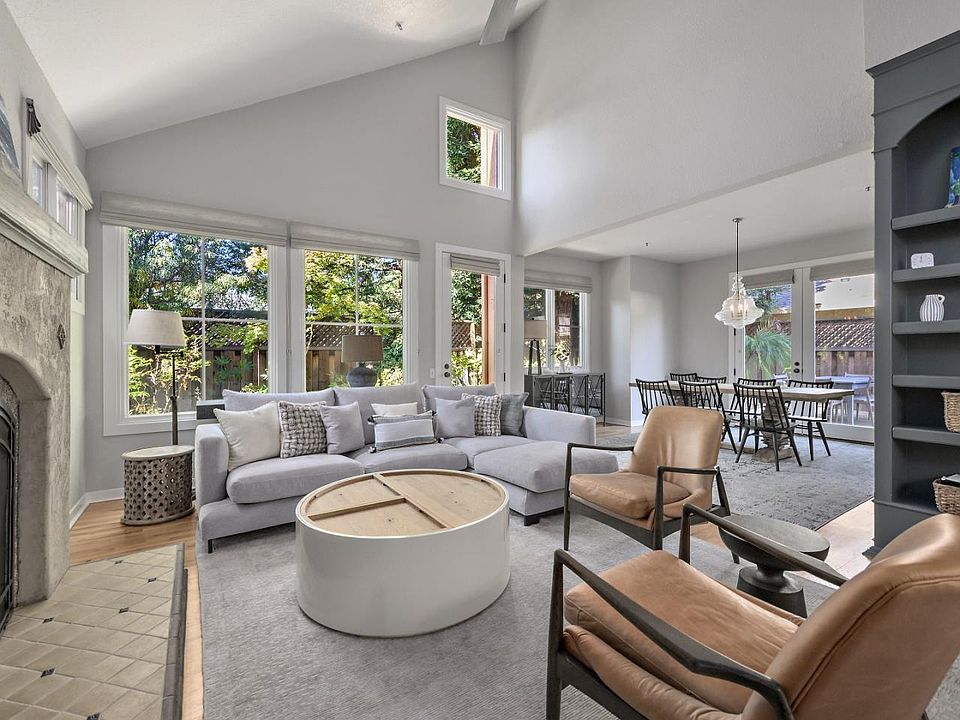 1st image of 994 Menlo Ave #10