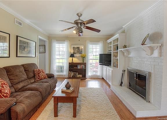 5th image of 8020 Crockett Ln