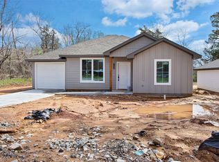 830 Ray Dr, Denison, TX 75020