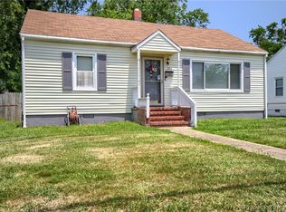 27 Clayton Dr, Hampton, VA 23669