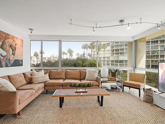 2nd image of 1720 Avenida Del Mundo Unit 208