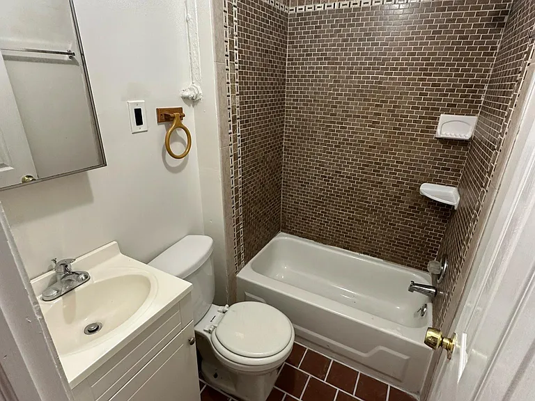 2311 Christian St #1F — Photo 5