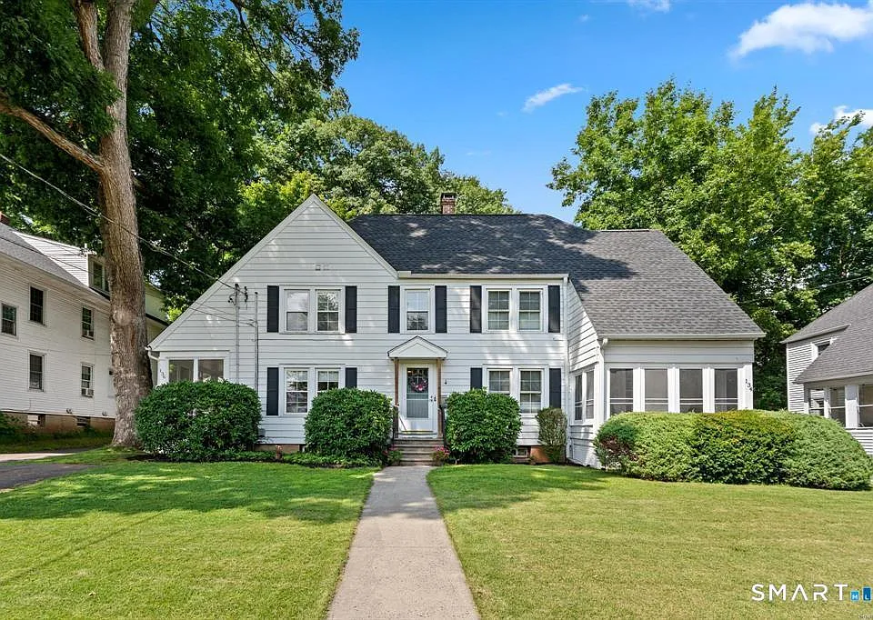 136 Whitman Ave