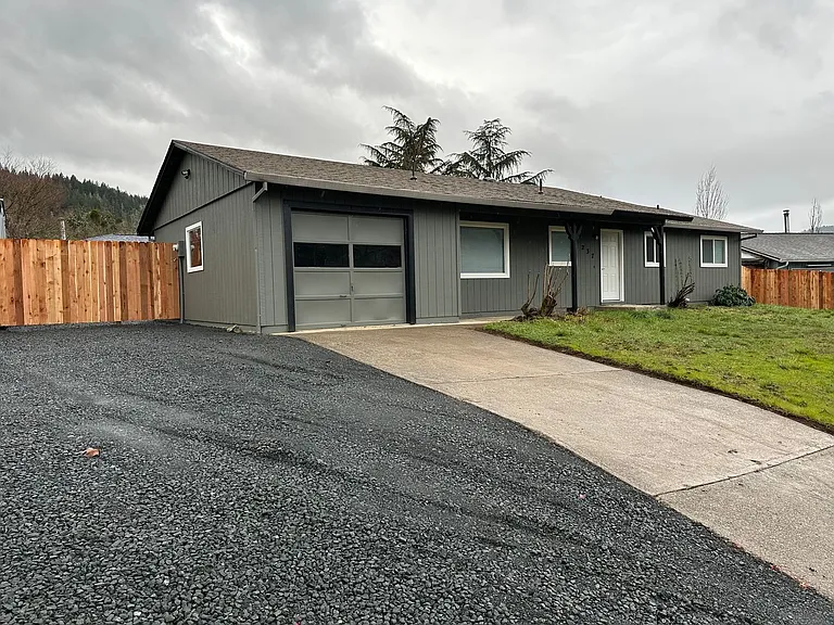 237 Clark Ter — Photo 1