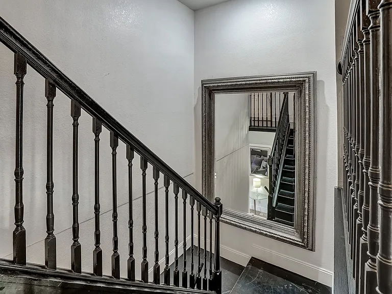 Reflect elegance on every step with our stunning staircase landing mirror. Elevate your home decor with this architectural masterpiece!