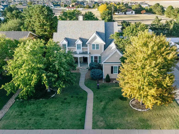 3910 Fairway Dr, Hays, KS 67601