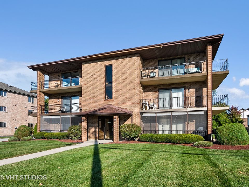 1st image of 17979 Oak Park Ave APT 3S