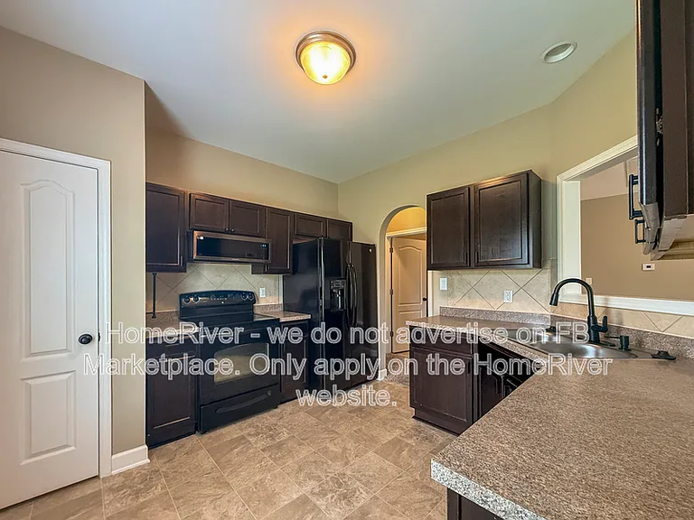 676 Broad Dr — Photo 1