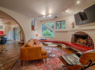 2071 Nichols Canyon Rd, Los Angeles, CA 90046