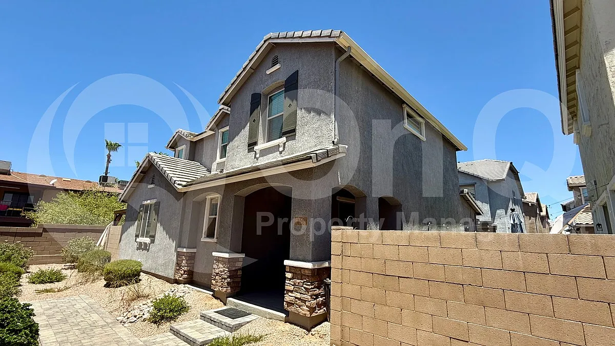 3 bed, 2.5 bath, 1942 sqft, $2,550 — Photo 3