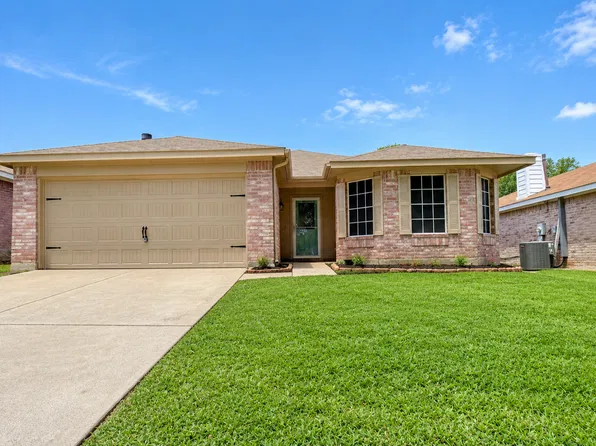 6061 Arabian Ave, Fort Worth, TX 76179